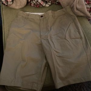 Dockers khaki tan shorts 31 waist 9 in inseam